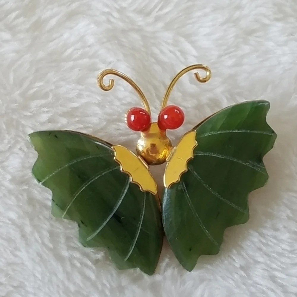 Vintage Jade Coral Butterfly Brooch - Picture 2 of 4